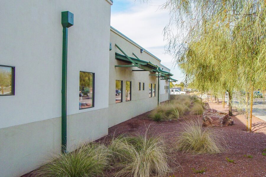 project-feature-awnings-hearn-academy-metal-window-012