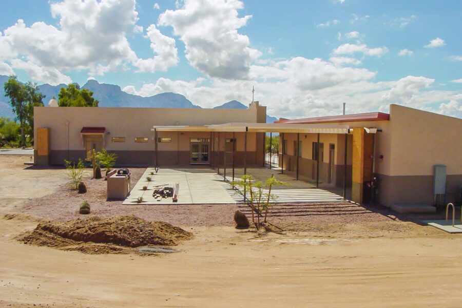 project-feature-awnings-mountain-shadows-church-slat-017