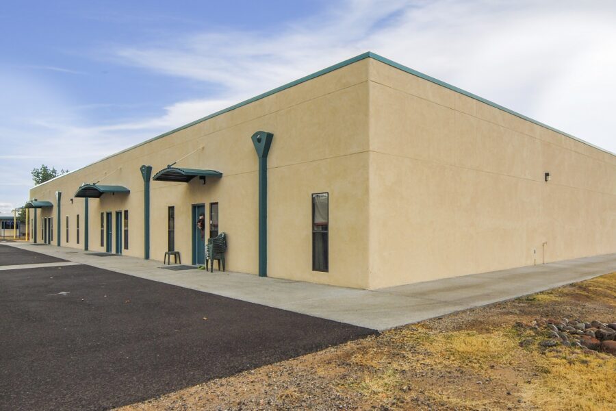 project-feature-awnings-phoenix-day-school-deaf-arched-metal-018