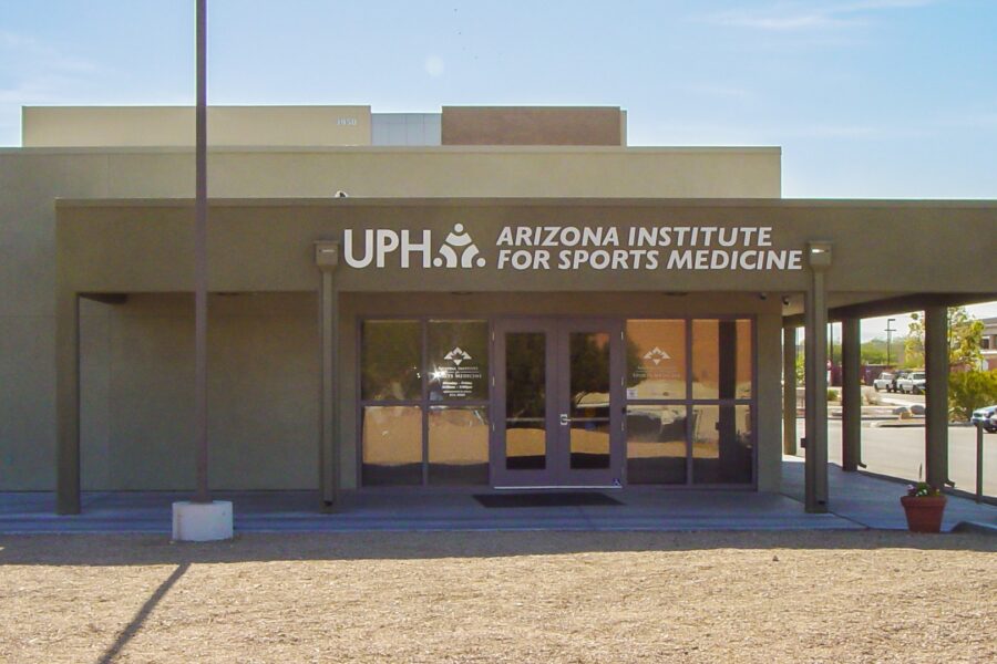 project-feature-awnings-university-physicians-hospital-stucco-026