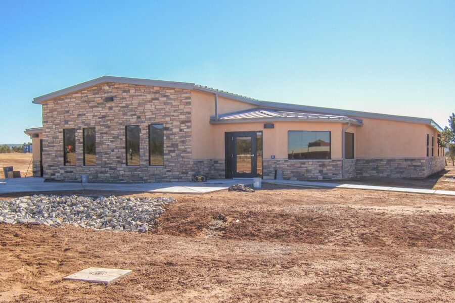 project-feature-entrance-dine-college-tsaile-003