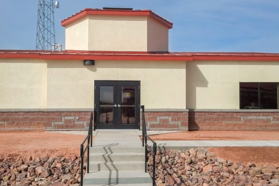 project-feature-entrance-dine-college-tuba-city-004