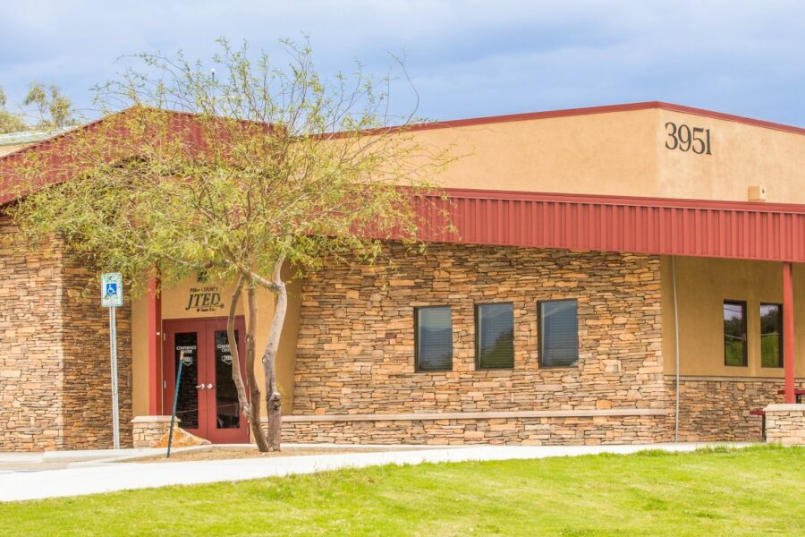 project-feature-wainscot-jted-santa-rita-stone-007